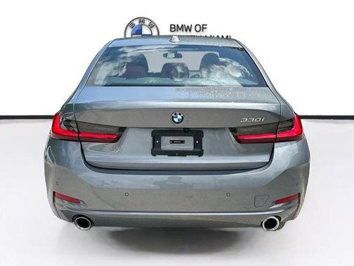 Skyscraper Gray Metallic 2025 BMW 330 i
