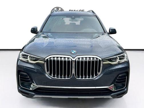 Metallic 2022 BMW X7 xDrive40i