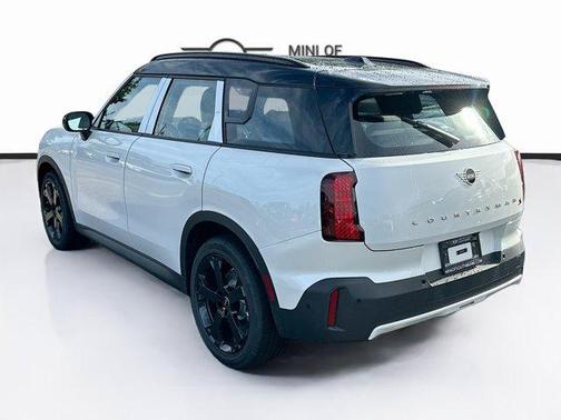 White 2027 MINI Countryman S