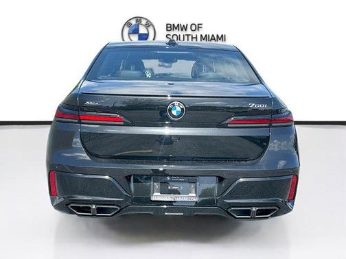 2025 BMW 760 760i xDrive