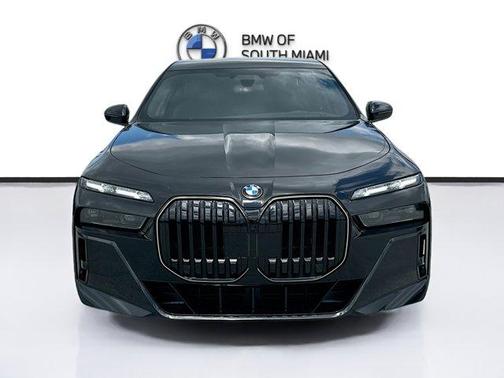 2025 BMW 760 760i xDrive