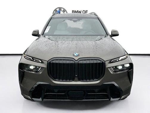 Manhattan Green Metallic 2026 BMW X7 xDrive40i