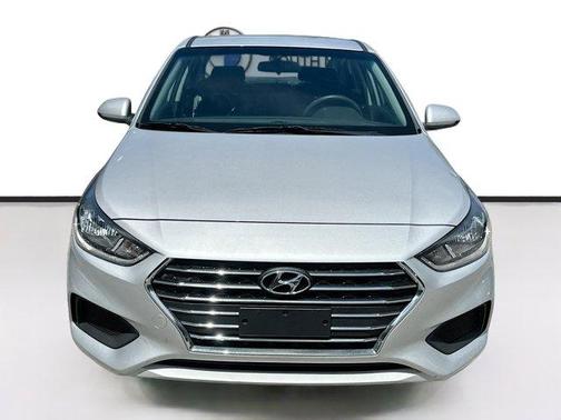 Olympus Silver 2022 Hyundai Accent SE