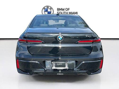 2026 BMW 740 i