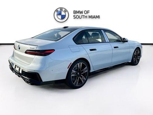 2026 BMW 760 760i xDrive