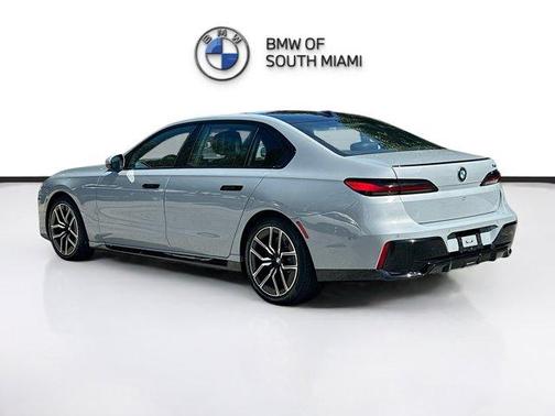 2023 BMW 740 i