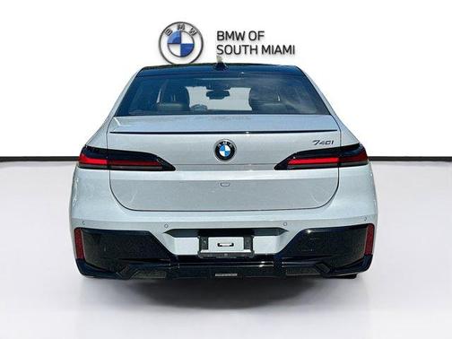 2023 BMW 740 i