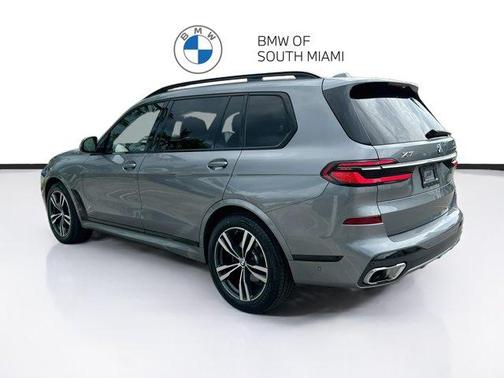Gray Metallic 2024 BMW X7 xDrive40i