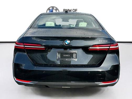 Black Sapphire Metallic 2026 BMW 530 i