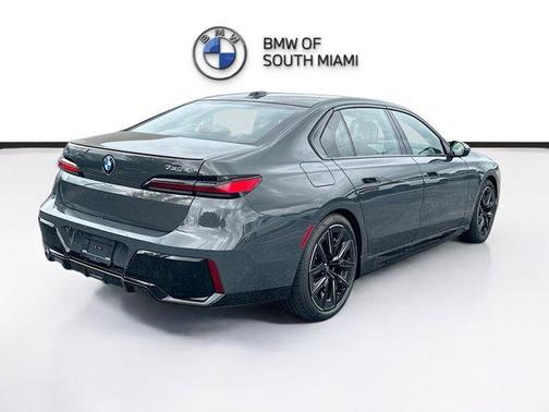 2026 BMW 750e xDrive