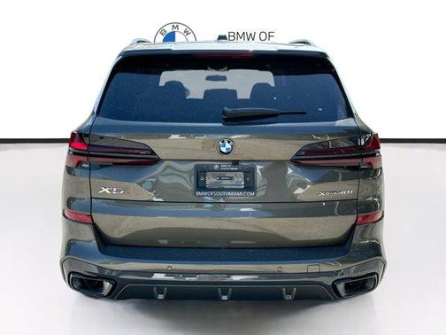 Manhattan Green Metallic 2026 BMW X5 xDrive40i