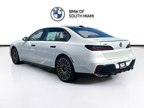 2025 BMW 750e xDrive