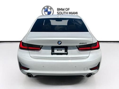 2022 BMW 330 i
