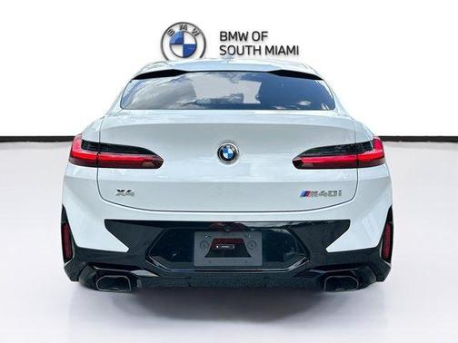2024 BMW X4 M40i