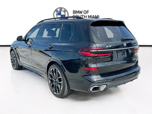 Black Sapphire Metallic 2024 BMW X7 xDrive40i