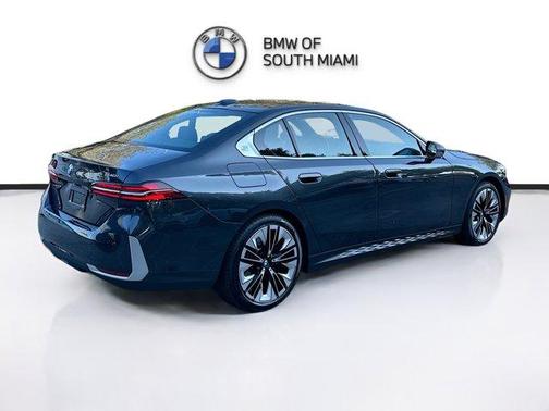 2025 BMW 540 i xDrive