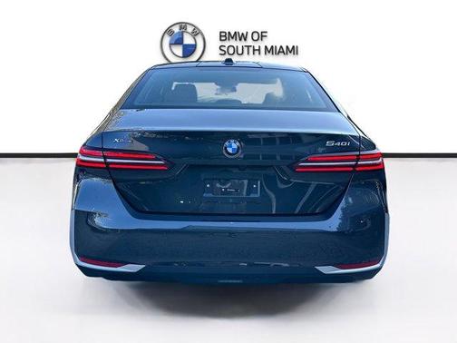 2025 BMW 540 i xDrive