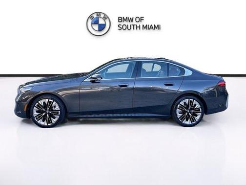 2025 BMW 540 i xDrive