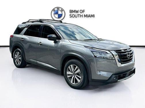 2022 Nissan Pathfinder SL