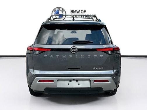 2022 Nissan Pathfinder SL