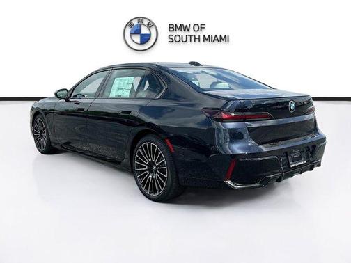 2025 BMW 740 i
