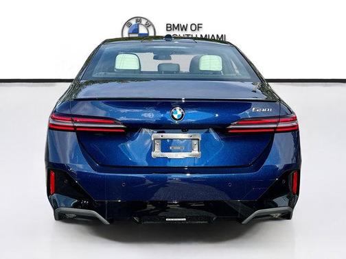 2026 BMW 530 i