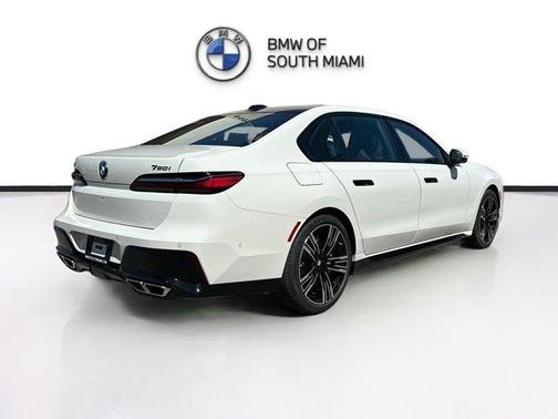 2025 BMW 760 760i xDrive