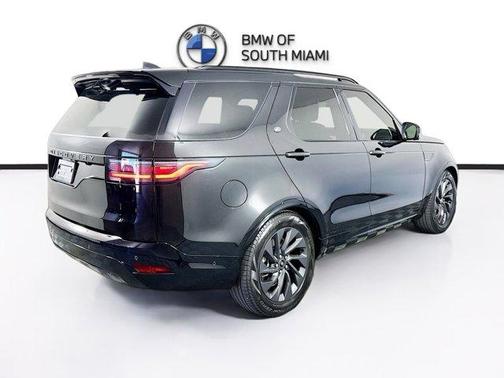 2024 Land Rover Discovery P300 Dynamic SE