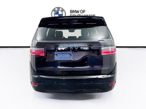 2024 Land Rover Discovery P300 Dynamic SE