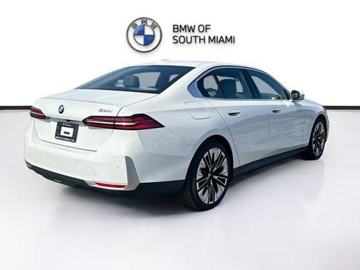 2026 BMW 530 i