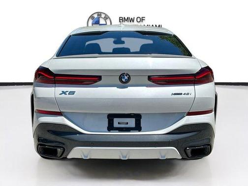 Mineral White Metallic 2023 BMW X6 xDrive40i