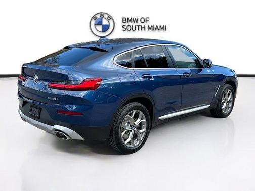2025 BMW X4 xDrive30i