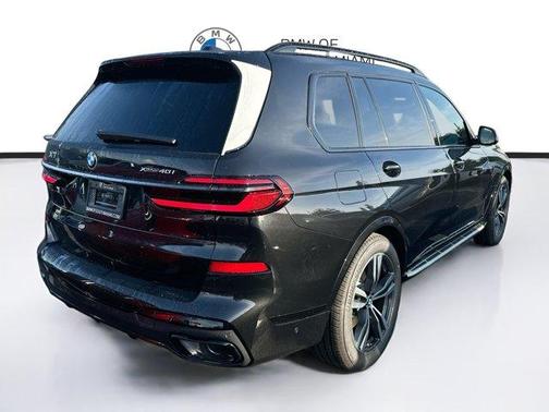 Black Sapphire Metallic 2027 BMW X7 xDrive40i