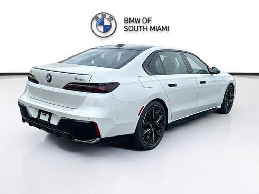 2026 BMW 750e xDrive