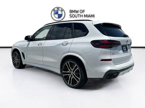 2026 BMW X5 M60i