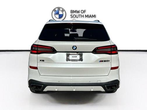 2022 BMW X5 M50i