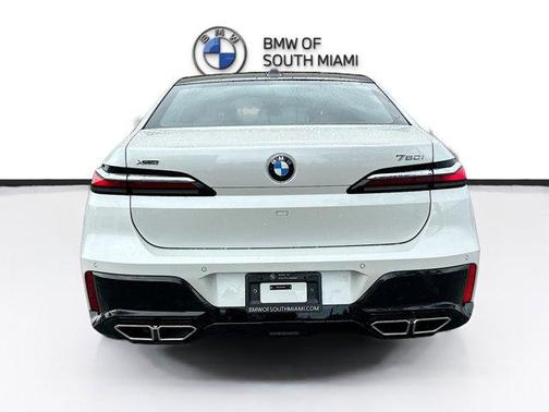 2025 BMW 760 760i xDrive