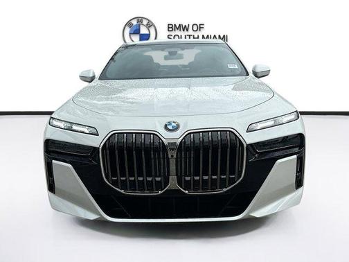 2025 BMW 760 760i xDrive