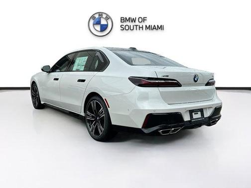 2025 BMW 760 760i xDrive