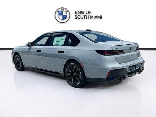 2025 BMW 760 760i xDrive