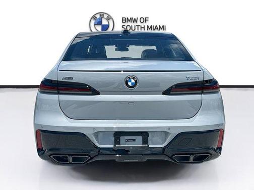 2025 BMW 760 760i xDrive