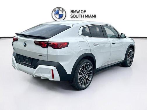 2026 BMW X2 xDrive28i