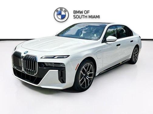 Alpine White 2024 BMW 750e xDrive