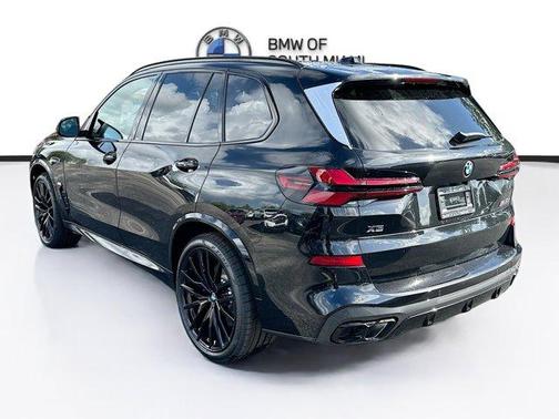 Black Sapphire Metallic 2026 BMW X5 M60i