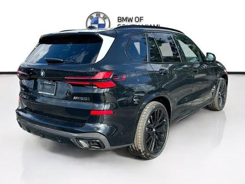 Black Sapphire Metallic 2026 BMW X5 M60i