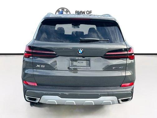 Gray Metallic 2026 BMW X5 sDrive40i