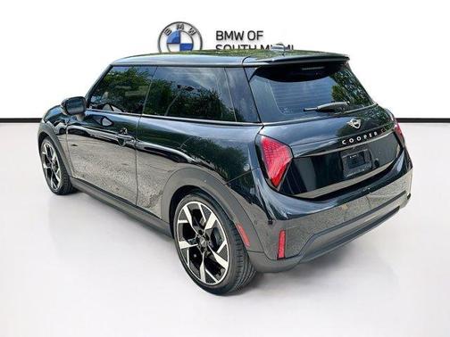 Midnight Black 2025 MINI Hardtop SIGNATURE PLUS