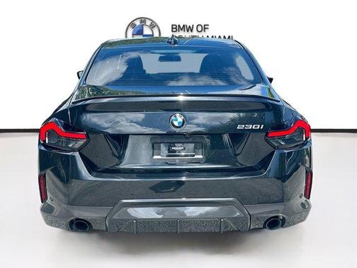 2022 BMW 230 i