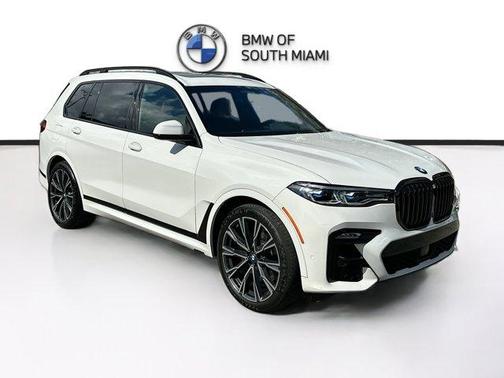 2022 BMW X7 M50i