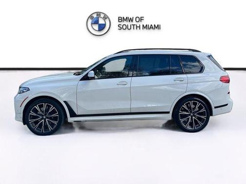 2022 BMW X7 M50i